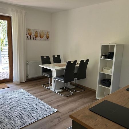 Ruhige Ferienwohnung Mit Terrasse Fuer 2 Personen Vohenstrauss Exterior photo